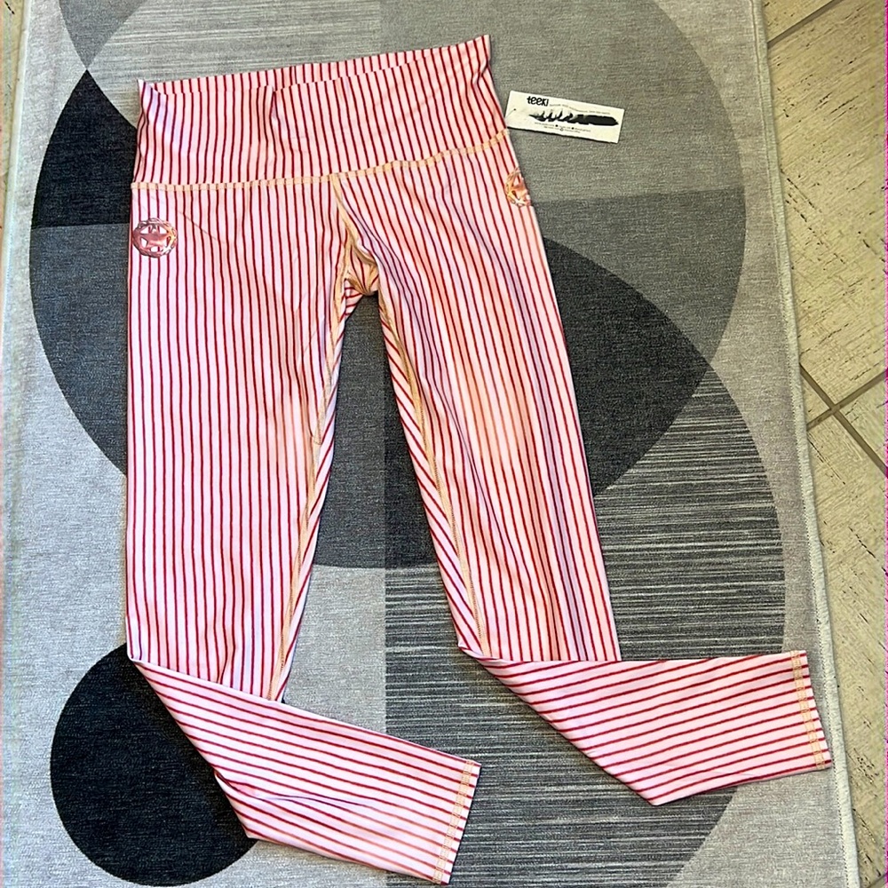 NWT TEEKI HOT PANT CANDY CANE!!